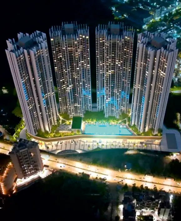 The Vibrant Urban Promenade - 3