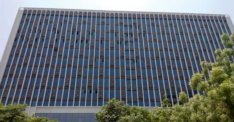 From Facade to Performance - 10